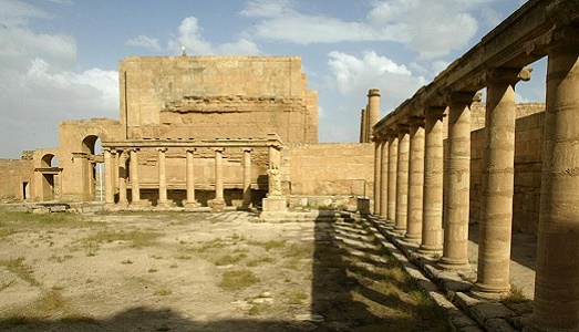 Mentre a Nimrud si consuma una nuova strage archeologica, l’Is vende via social i tesori raccolti nei saccheggi, in un commercio sempre più redditizio